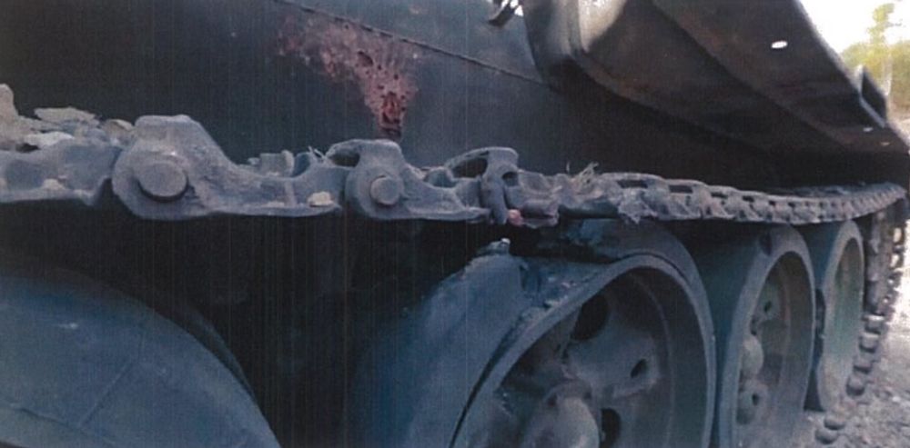 Дія ТМ-83: пошкоджено каток, гусеницю, борт не пробито, тому що ударне ядро поцілило в трак і роздвоїлось, знизивши силу пробиття