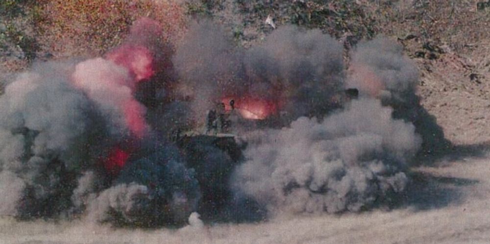 Відеорозкадрування підриву на міні ТМ-72 з детонатором МВН-72 БРЕМ на базі танка Т-55 - кадр 6