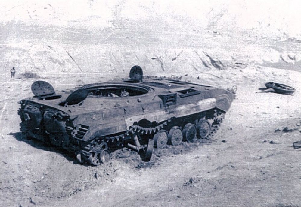 БРМ-1К після підриву на ТМ-57 в грудні 1981р., ДРА